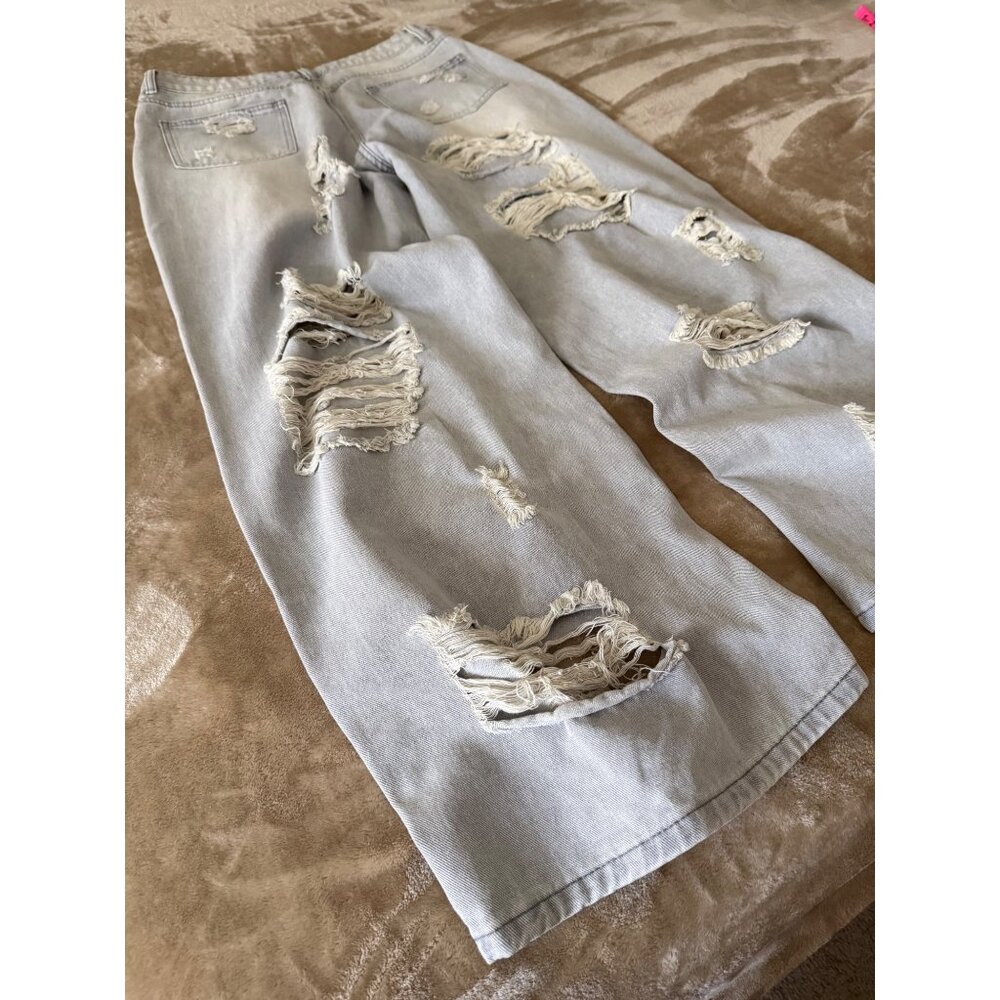 Fashion Nova Light Wash Distressed Denim Jeans Size Large Streetwear Fit - Picture 10 of 11